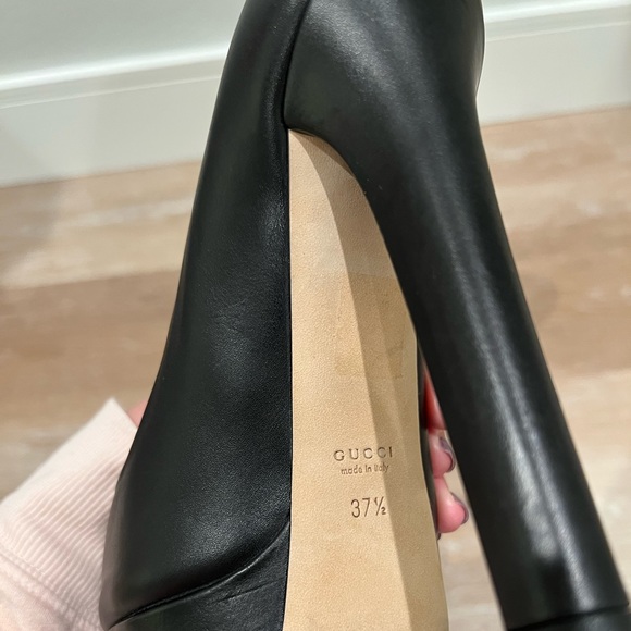 COPY - Beautiful leather Gucci heels! Supper clean and I’m amazing shape. Light… - Picture 6 of 7